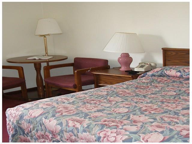 Red Carpet Inn Hillsville Chambre photo